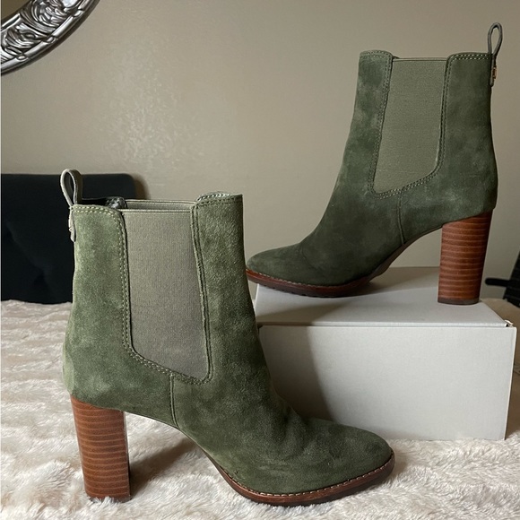 Ralph Lauren Women's Mylah Pull-On Chelsea Boots. Olive Green. 6.5 US. 37 EUR. - Picture 13 of 14